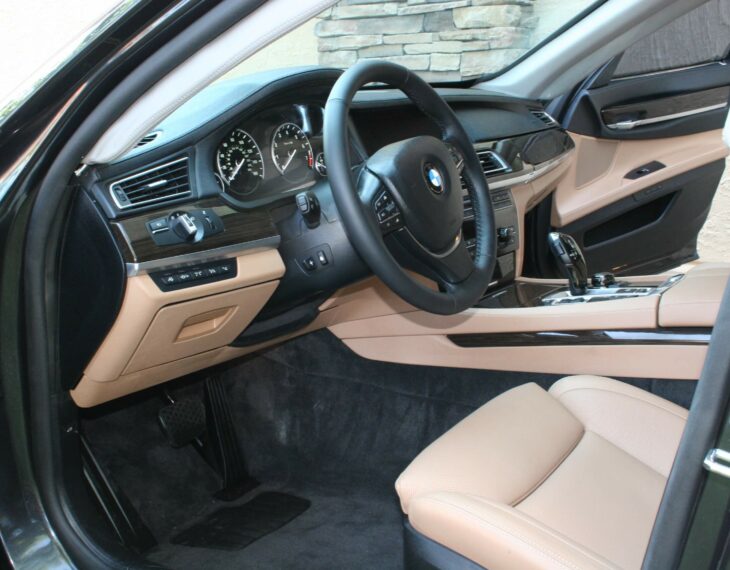 Bulletproof BMW 750i