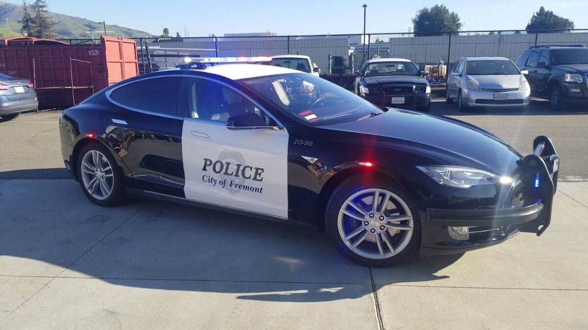 Are police cars bulletproof? Armormax