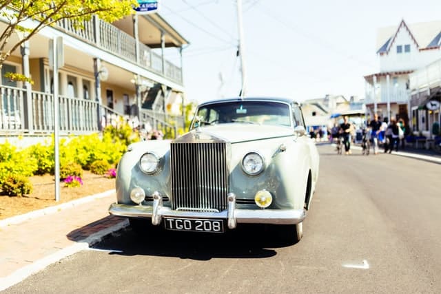 facts about luxury cars